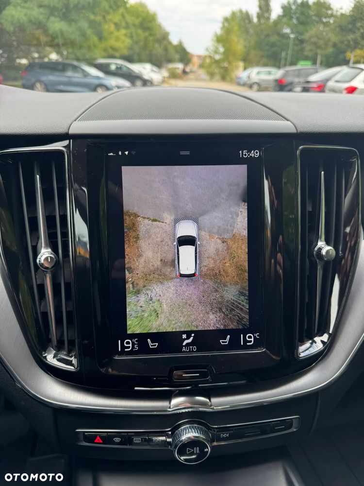 Volvo XC 60 D4 Momentum Pro - 12