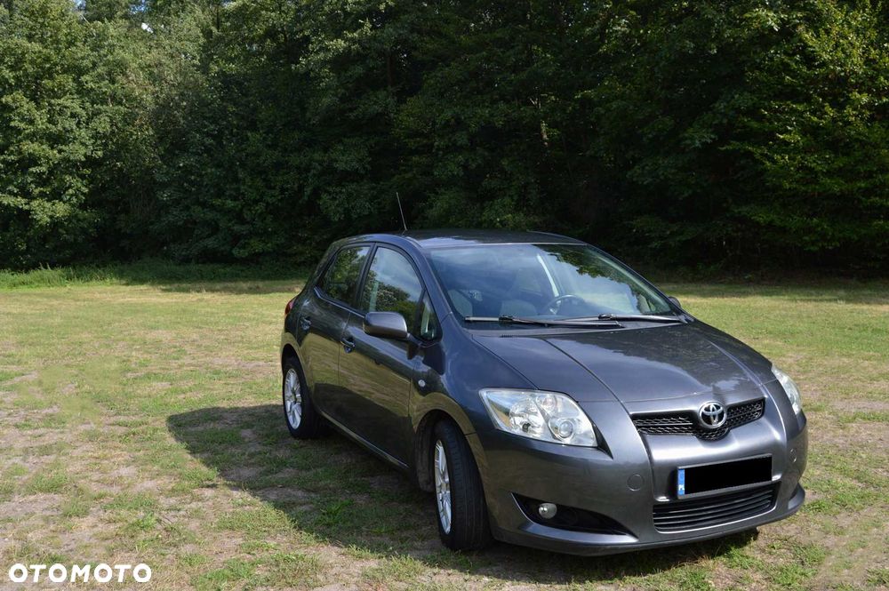 Toyota Auris - 1