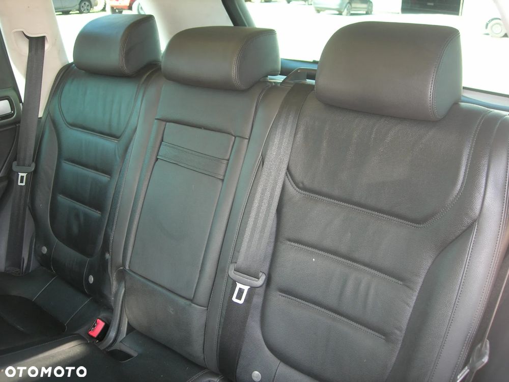 Volkswagen Touareg - 19