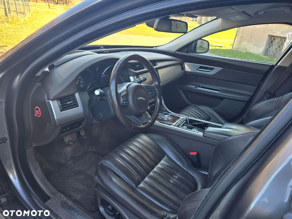 Jaguar XF 2.0 i4D Prestige - 25