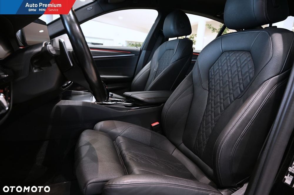 BMW Seria 5 520i mHEV - 15