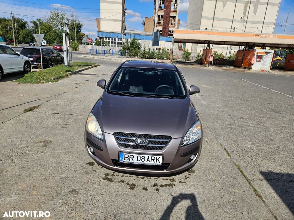 Kia Ceed - 10