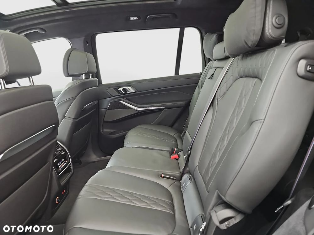 BMW X7 - 21