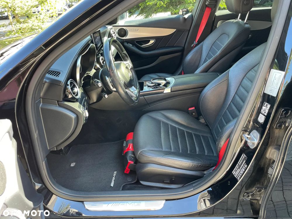 Mercedes-Benz Klasa C AMG 43 4-Matic - 11