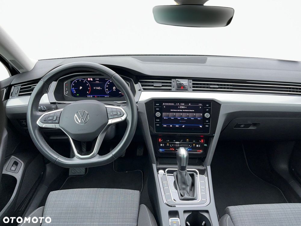 Volkswagen Passat - 13