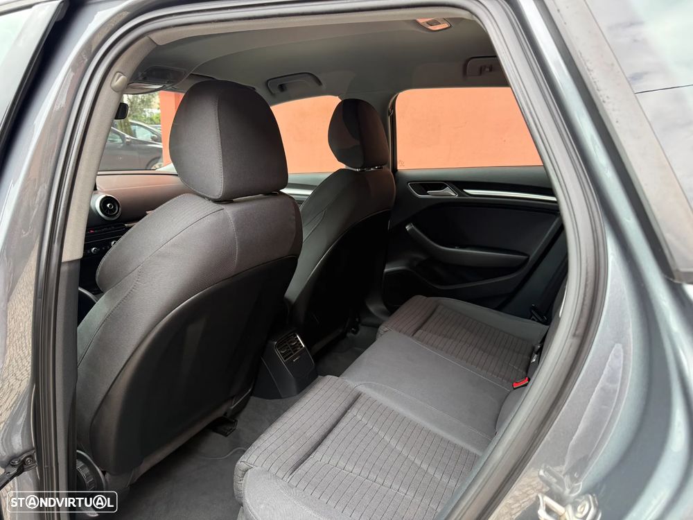 Audi A3 Sportback 1.6 TDI S-line - 9