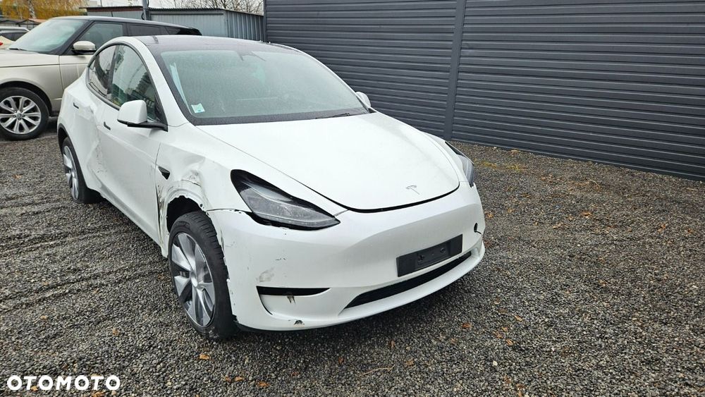 Tesla Model Y 2023 photo 3
