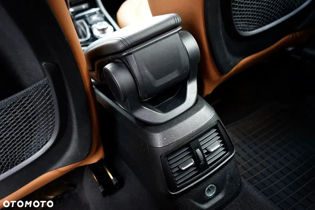 BMW Seria 2 216d Active Tourer - 24
