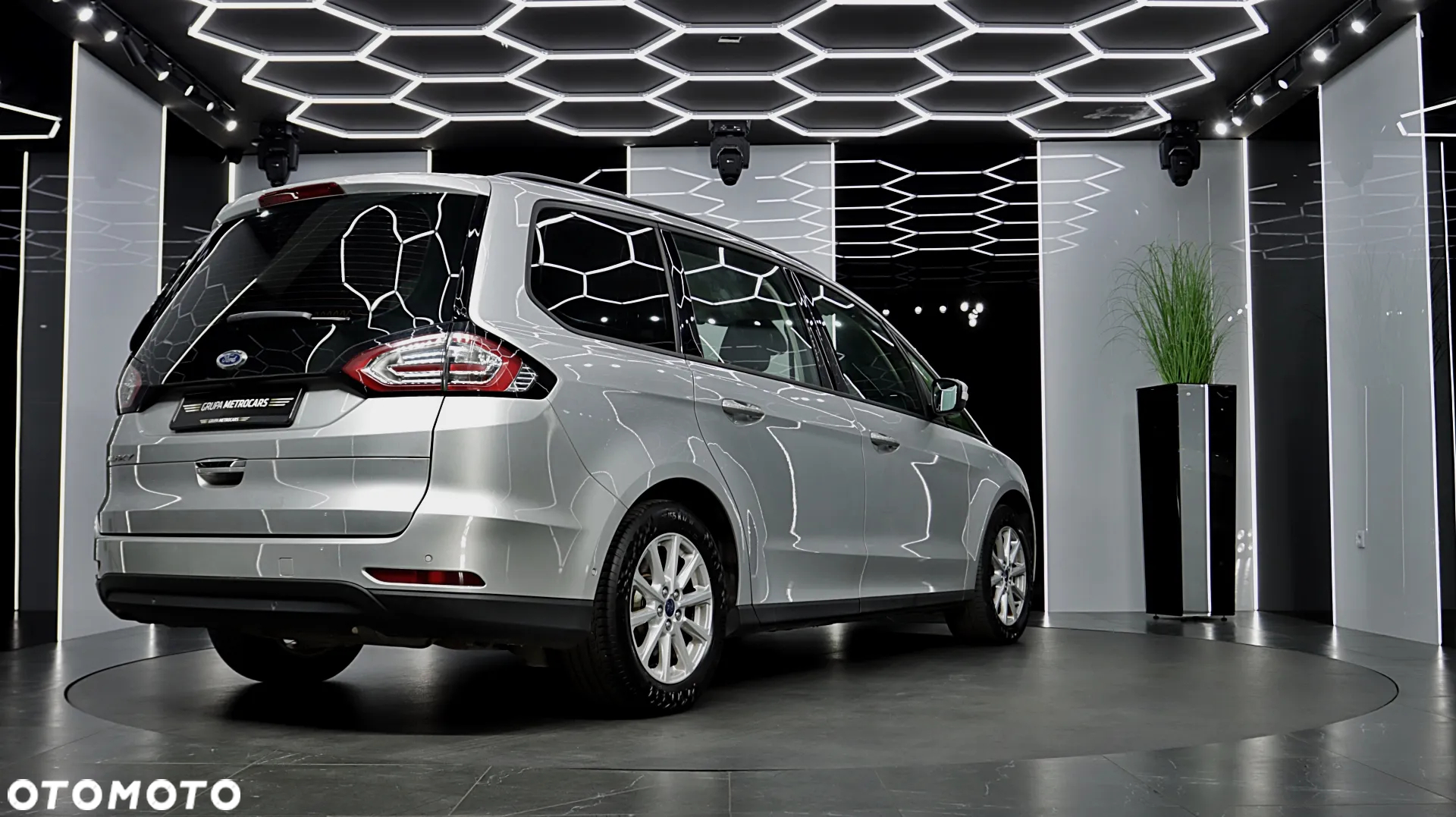 Ford Galaxy - 8