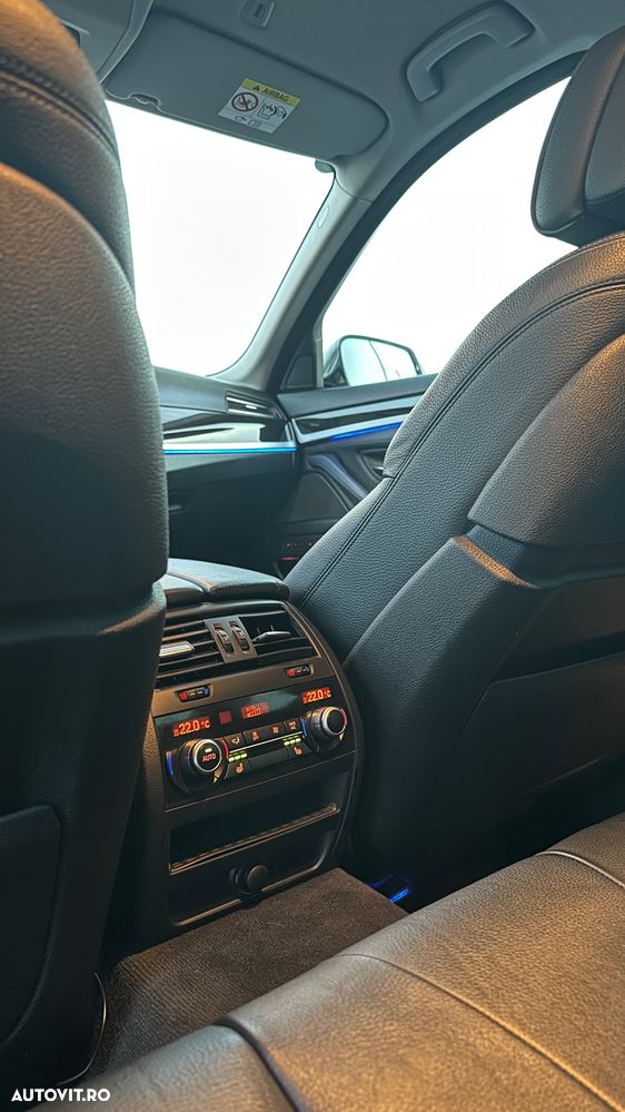 BMW Seria 5 525d xDrive - 14