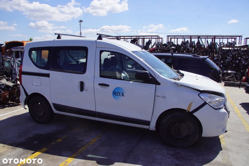Auto na części - Dacia Dokker 1.6 SCE 102 KM H4M738 JR5076 DV369 2016R Silnik Skrzynia Drzwi Błotnik Lampa Lusterko Klamka Szyba Deska Kokpit Sterownik Moduł Czujnik Licznik Panel Kierownica - 2