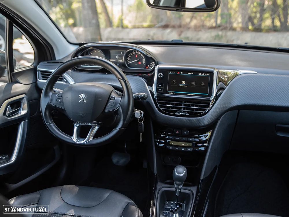 Peugeot 2008 1.2 PureTech Allure EAT6 - 12