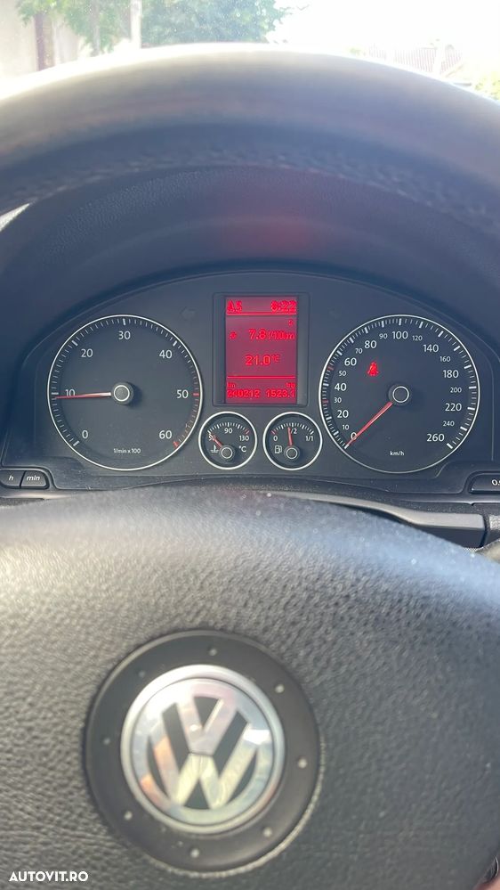 Volkswagen Jetta - 8