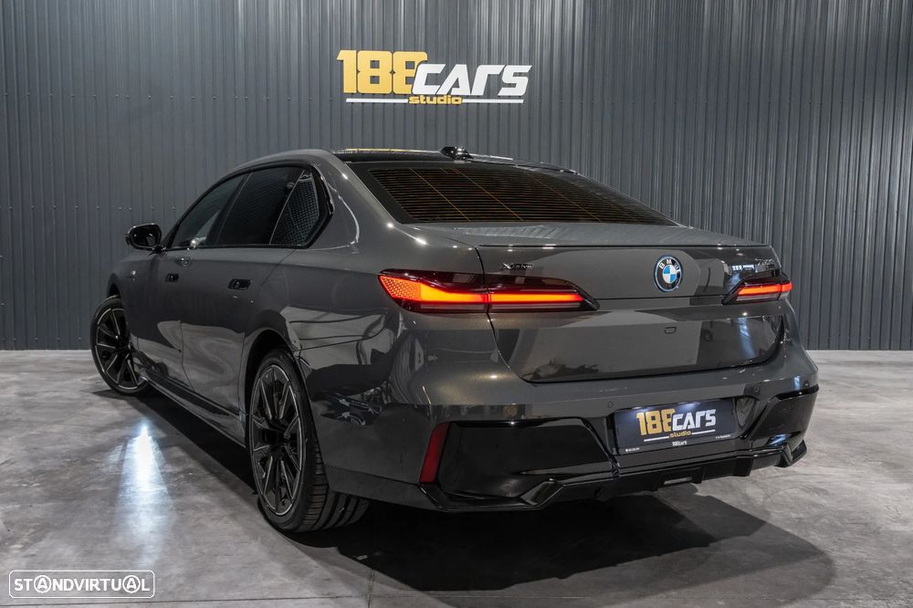 BMW 750 750e xDrive Pack Desportivo M - 59