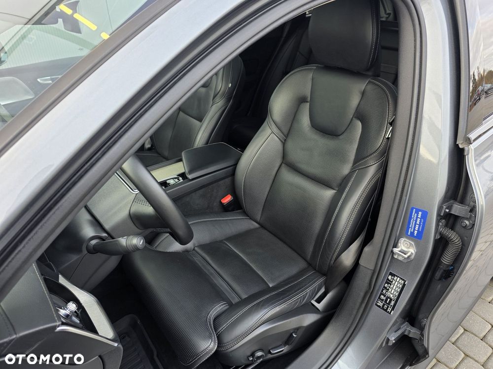 Volvo V60 Cross Country - 18