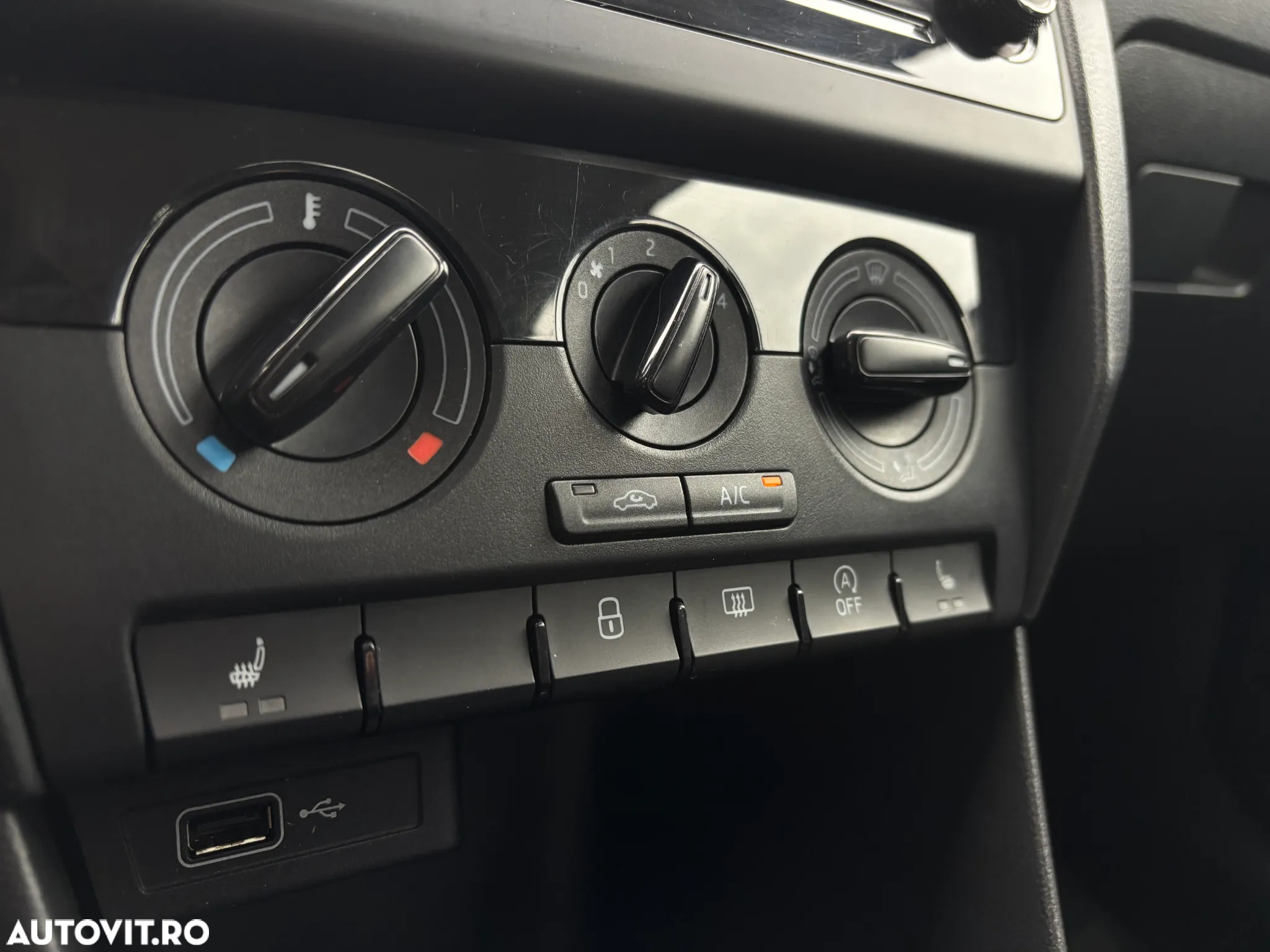 Skoda RAPID 1.0 TSI Ambition - 19