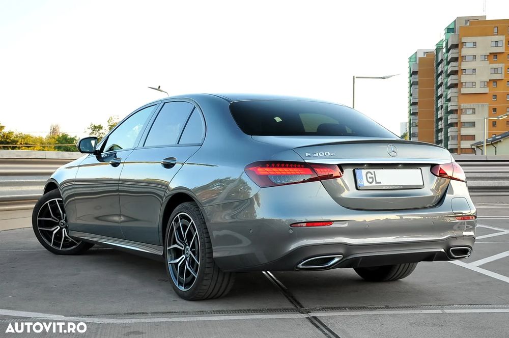 Mercedes-Benz E 300 9G-TRONIC AMG Line - 5