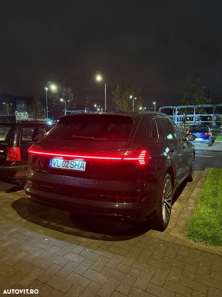 Audi e-tron - 36