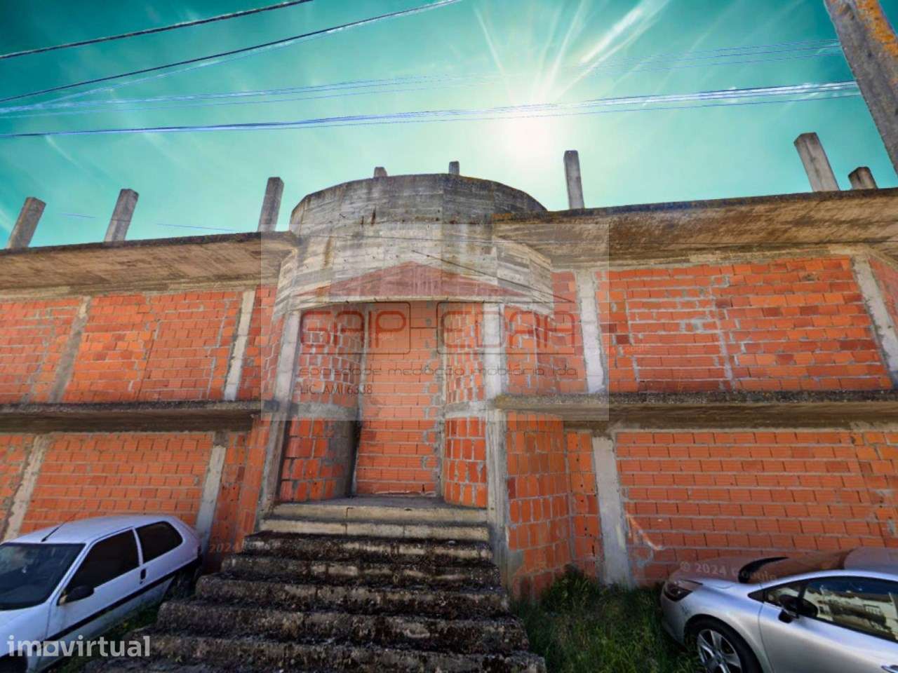 Prédio apartamentos inacabado na Chamusca a 100 Km Lisboa - Grande imagem: 4/8