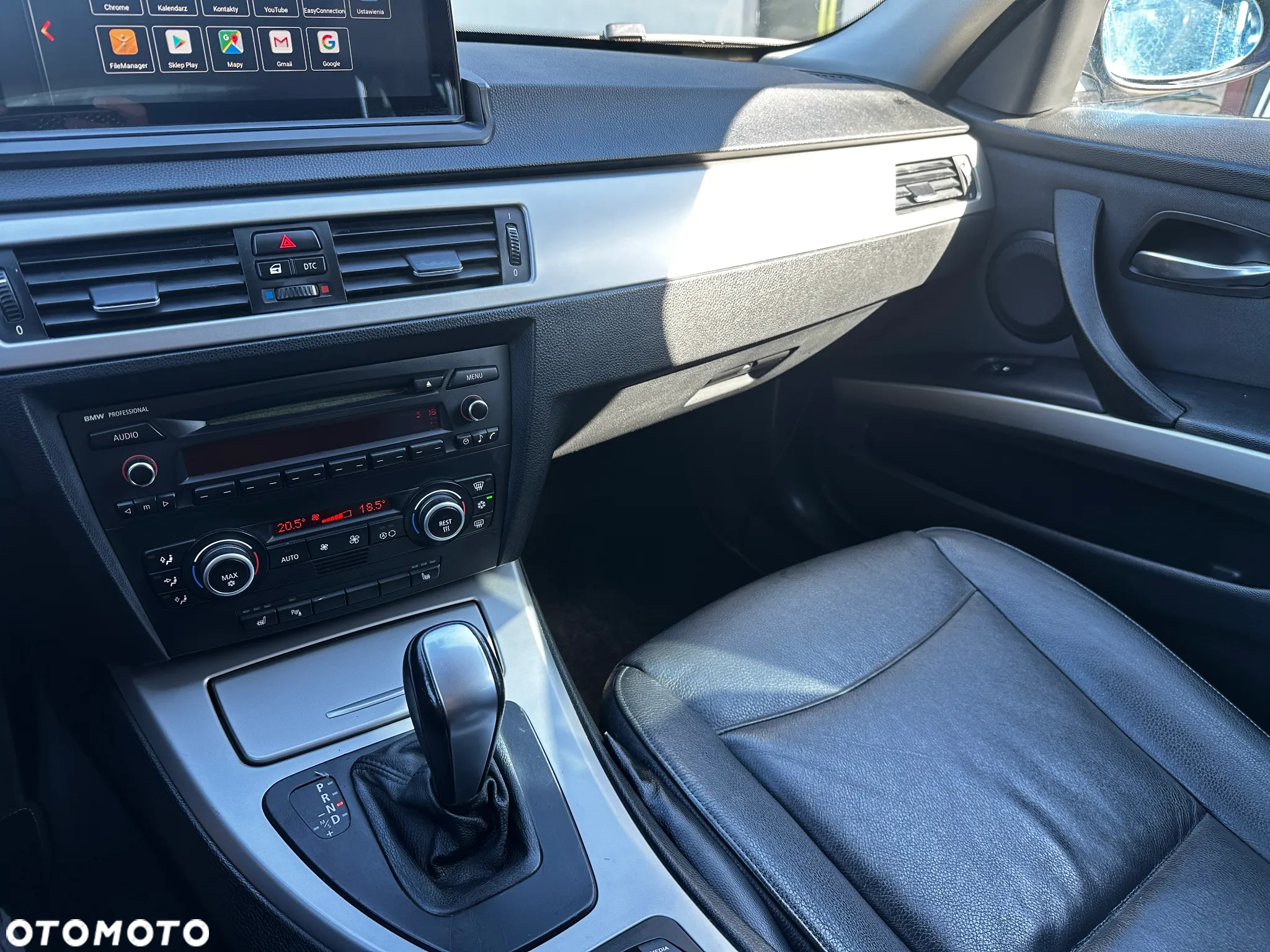 BMW Seria 3 320d DPF Touring - 24