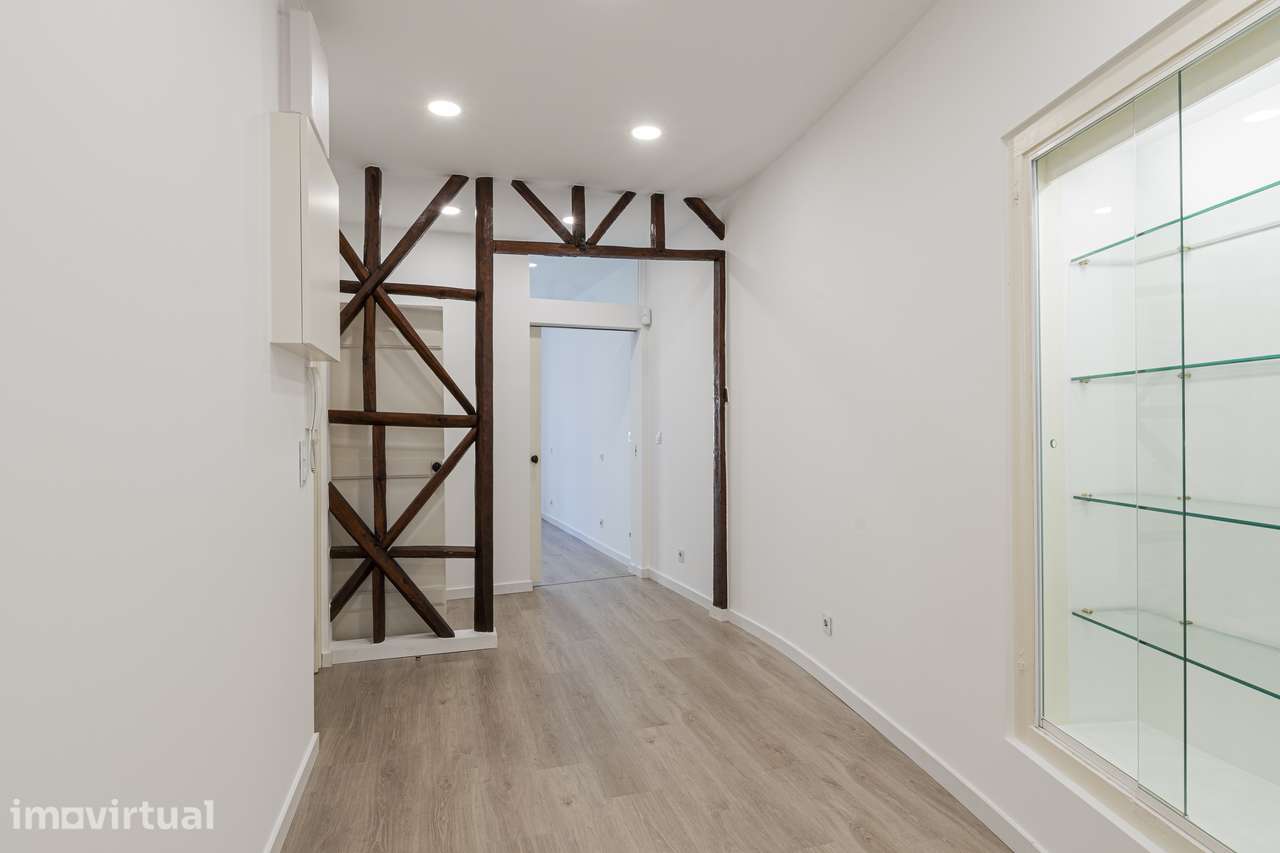 T2+1 Remodelado com Logradouro no Centro de Oeiras - Grande imagem: 3/28