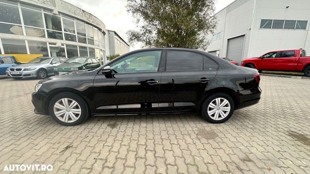 Volkswagen Jetta 2.0 TDI Comfortline - 5