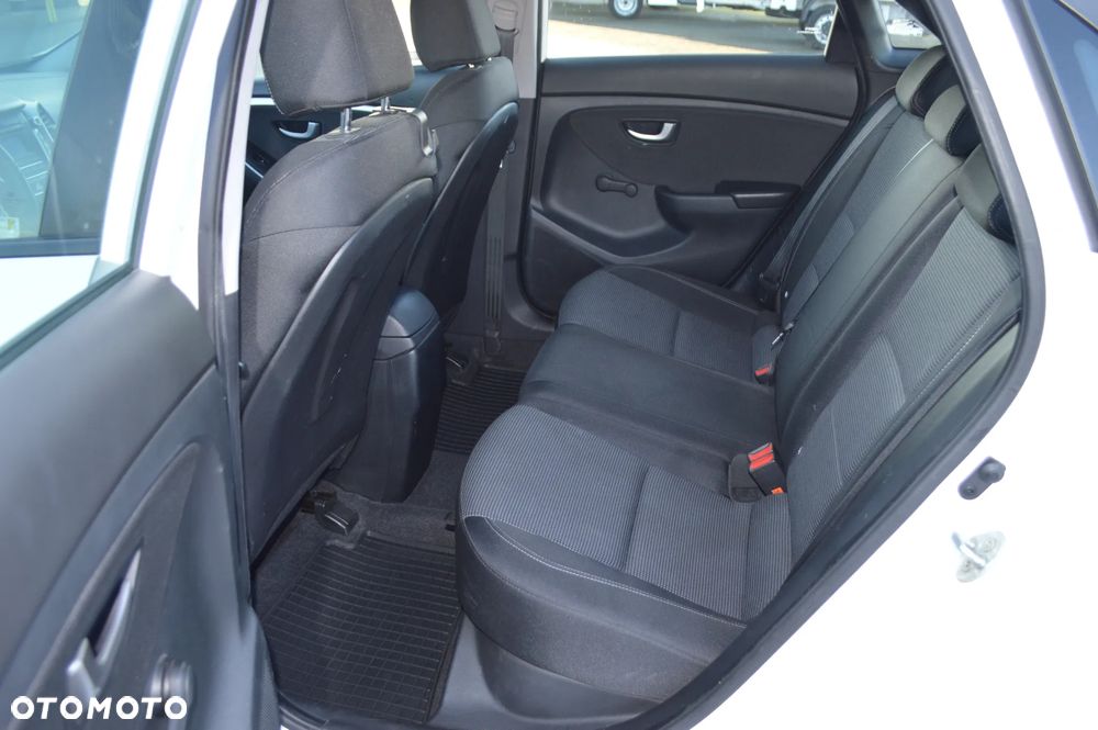 Hyundai i30 1.6 CRDi BlueDrive Classic + - 11