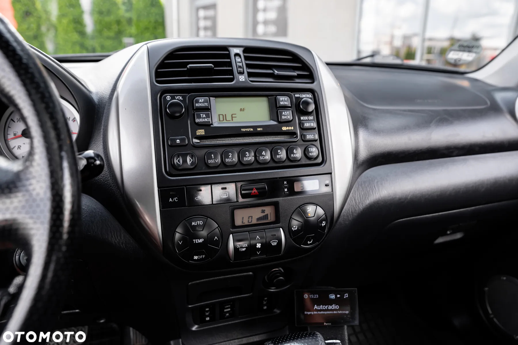 Toyota RAV4 2.0 VVT-i Sol - 37