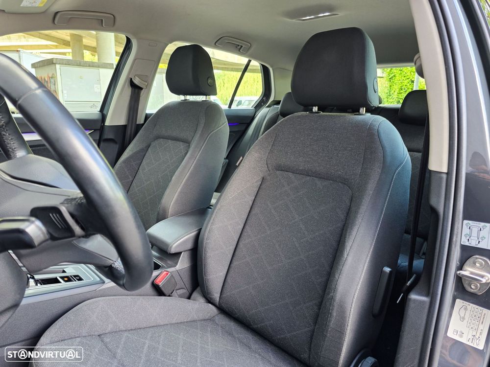 VW Golf 1.0 eTSI Life DSG - 35