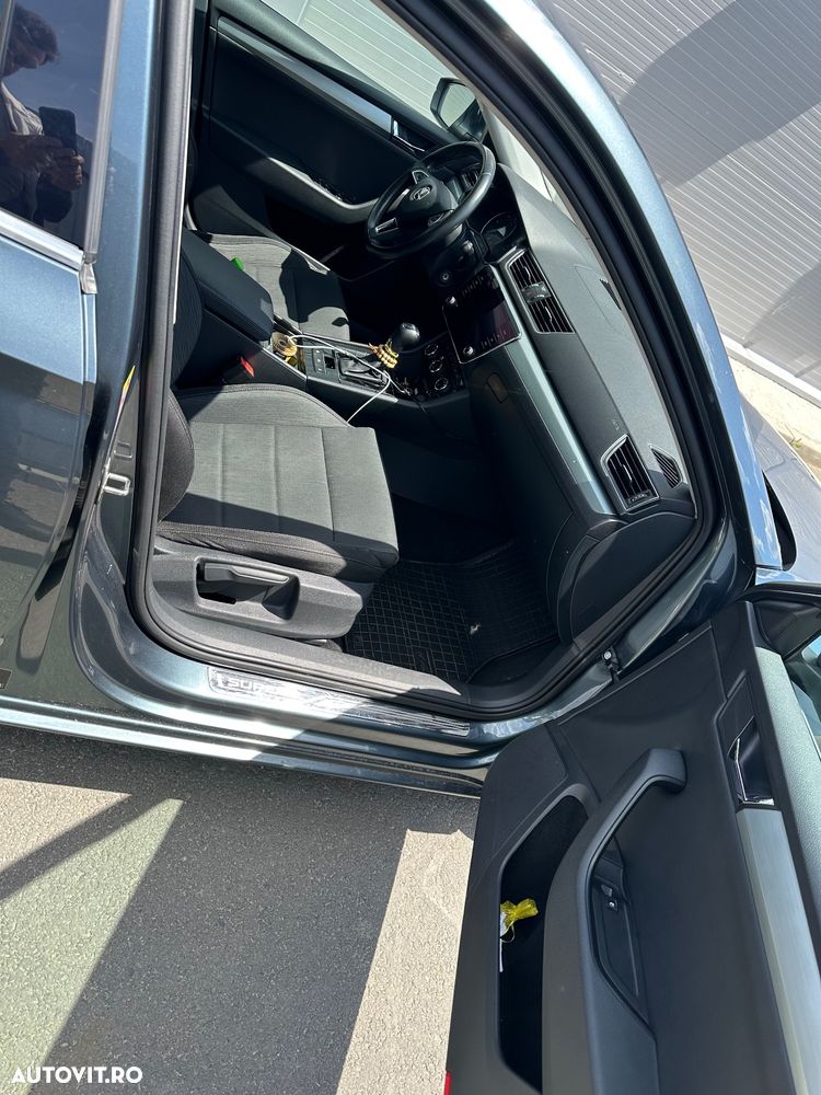 Skoda Superb 2.0 TDI DSG Style - 10