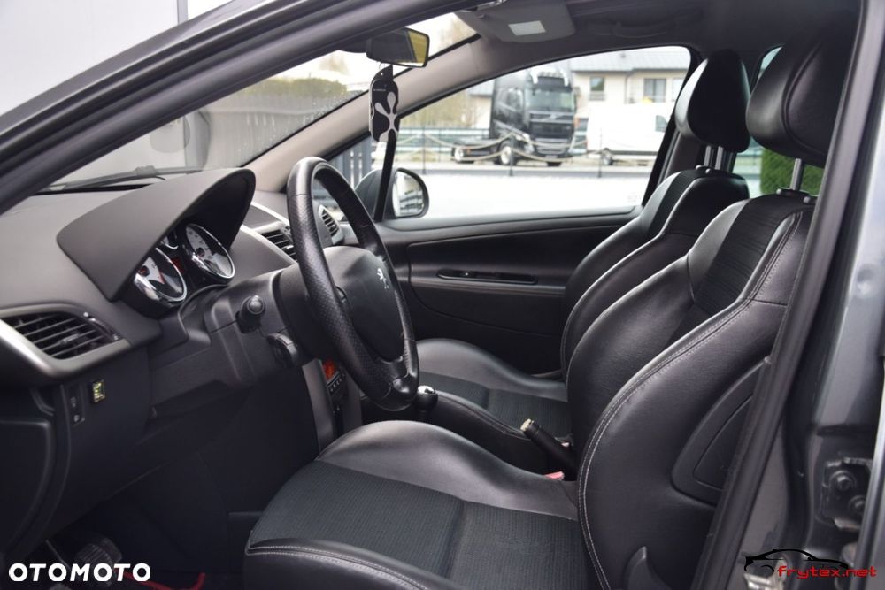 Peugeot 207 - 17