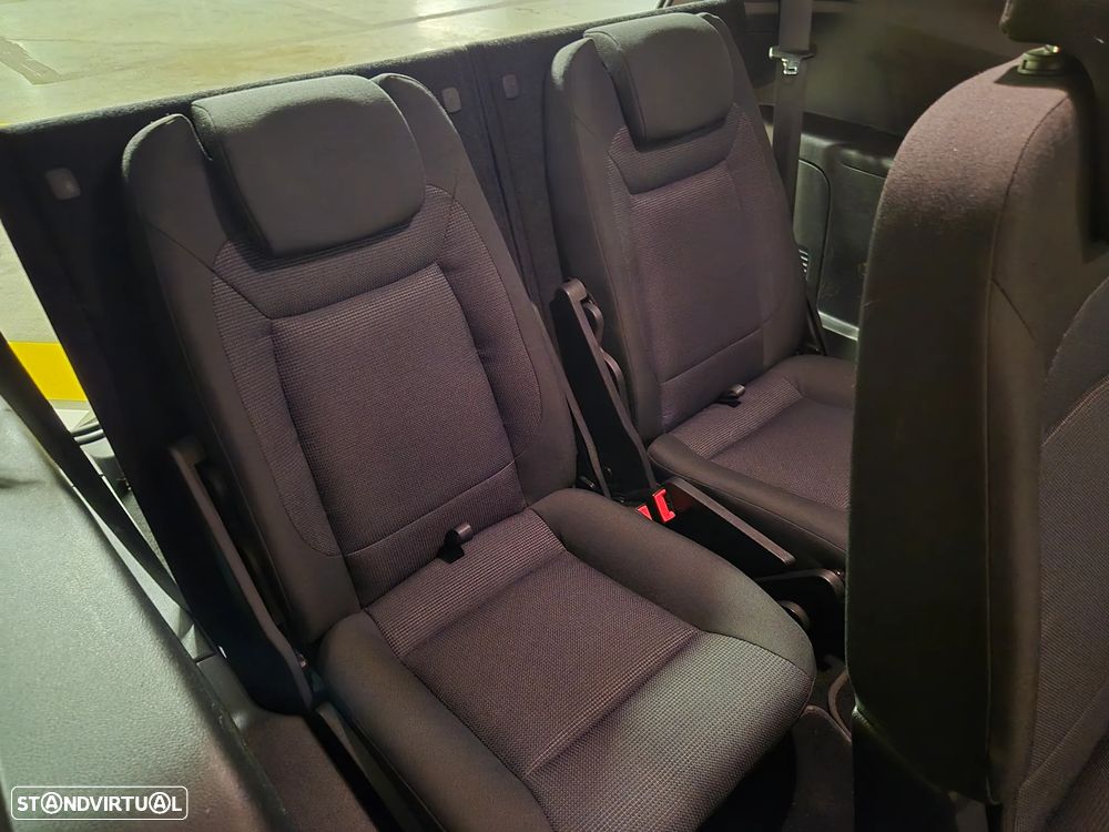 Ford S-Max 2.0 TDCi Titanium 7L - 32