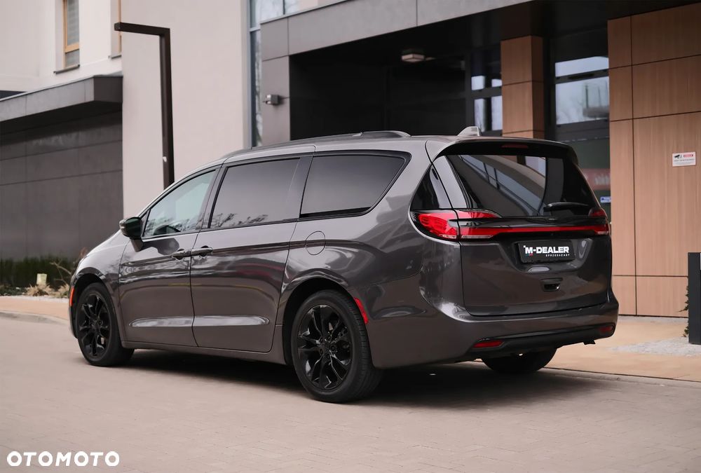 Chrysler Pacifica - 8