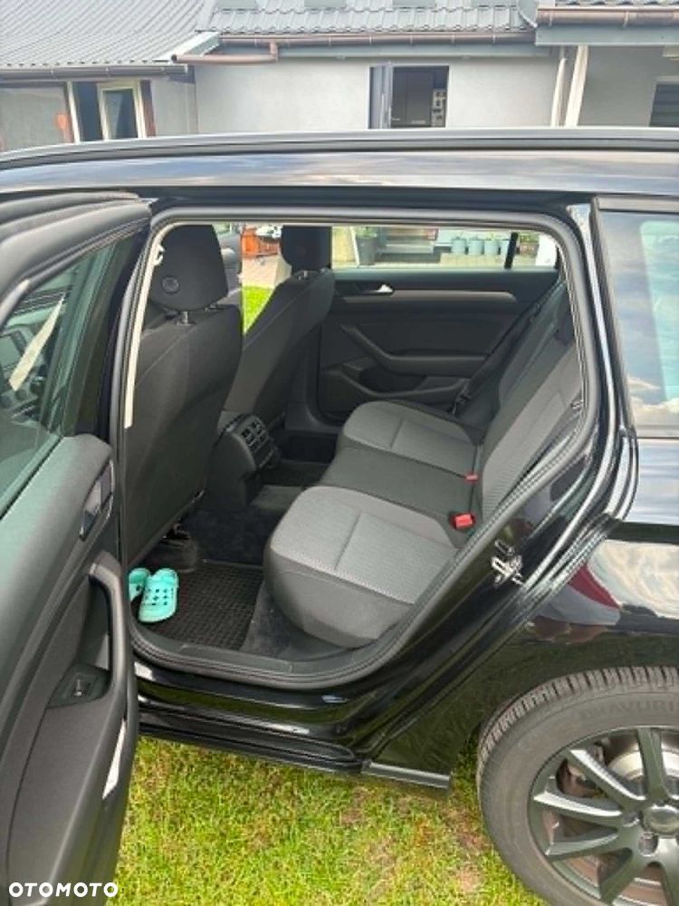 Volkswagen Passat - 8