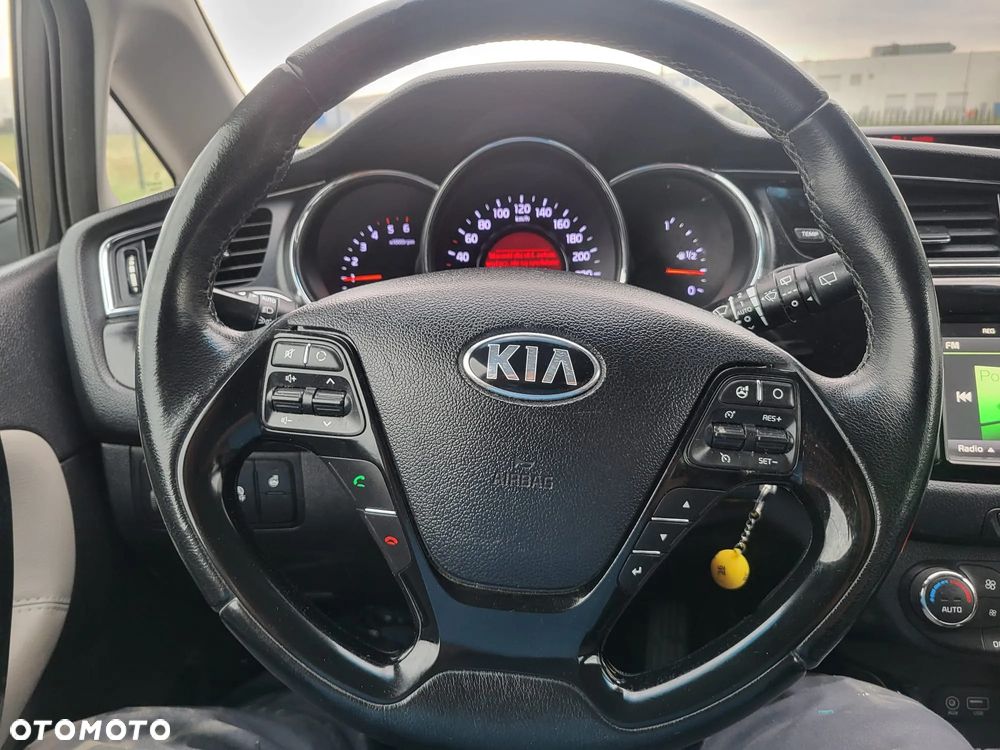Kia Ceed 1.6 CRDi 136 ISG GT Line - 9