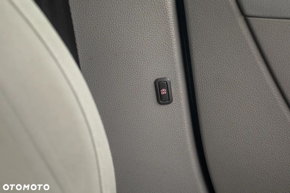 Volkswagen Sharan 2.0 TDI DSG BlueMotion Technology Comfortline - 27