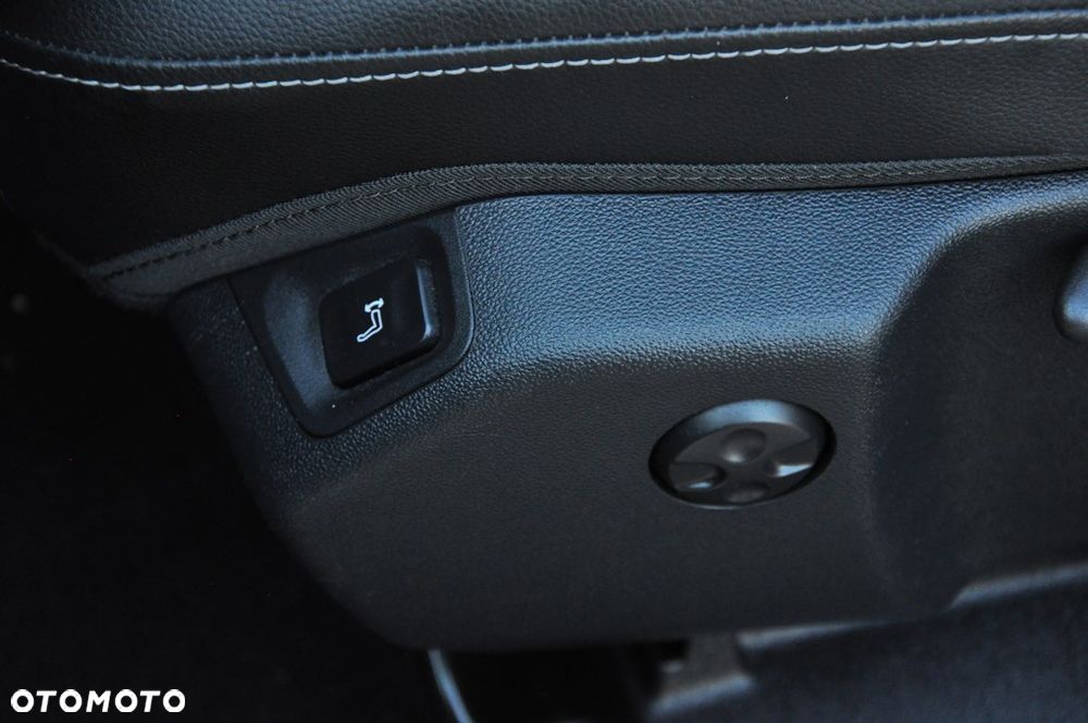 Opel Grandland X 1.2 Start/Stop Automatik INNOVATION - 32