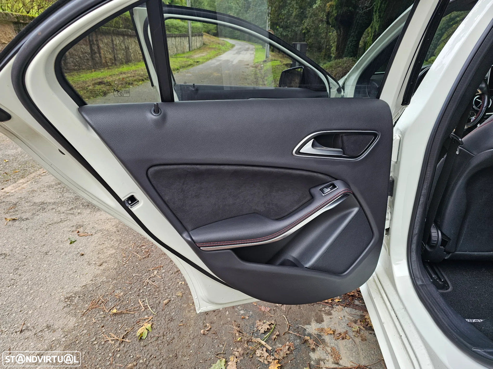 Mercedes-Benz A 220 d 7G-DCT AMG Line - 24