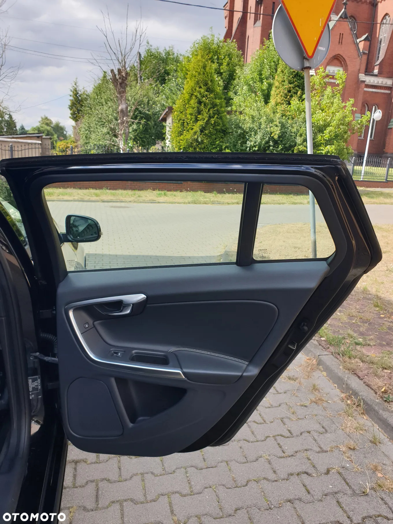 Volvo V60 D4 Summum - 36