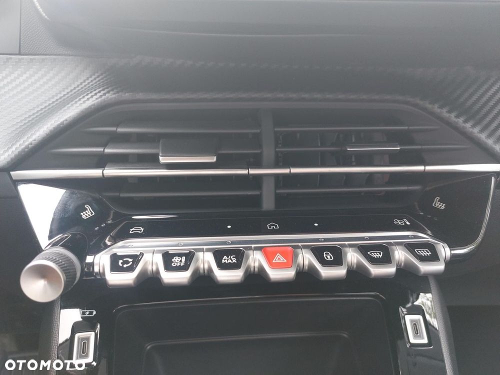Peugeot 208 - 21