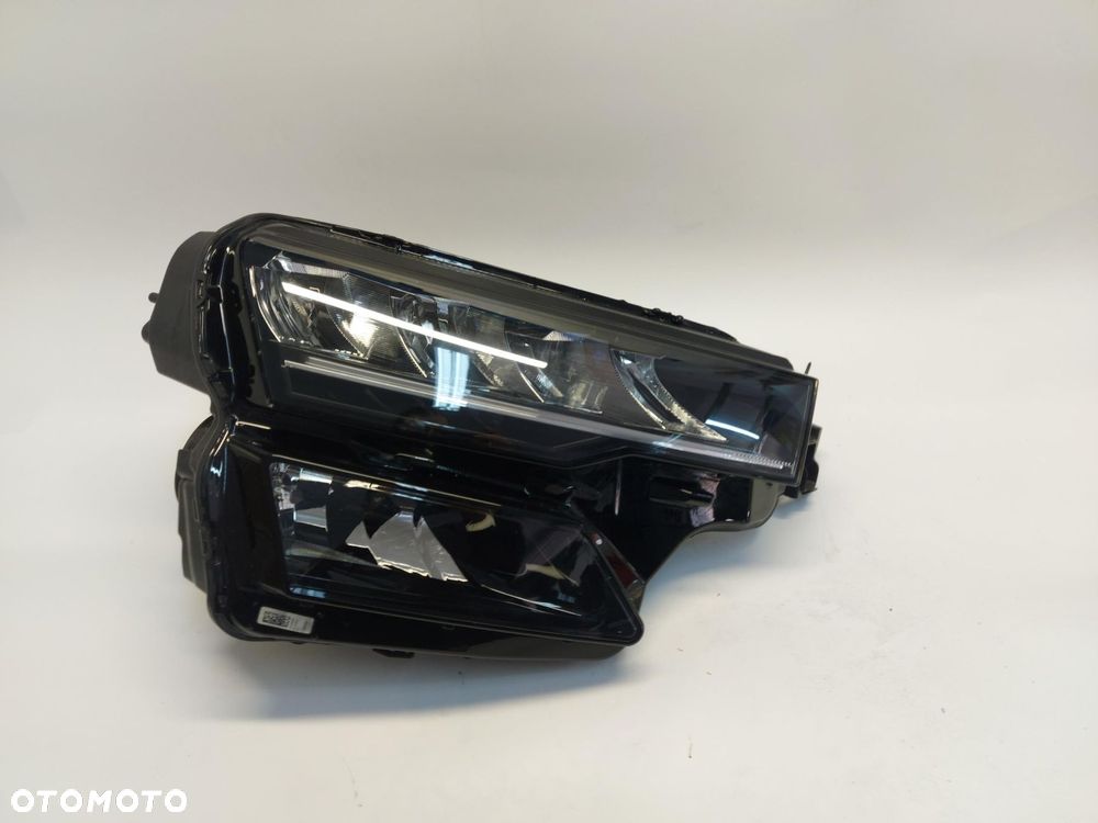 Skoda Karoq Lift 57A LAMPA LED PRAWY PRZÓD  RHD 57C941010 - 1