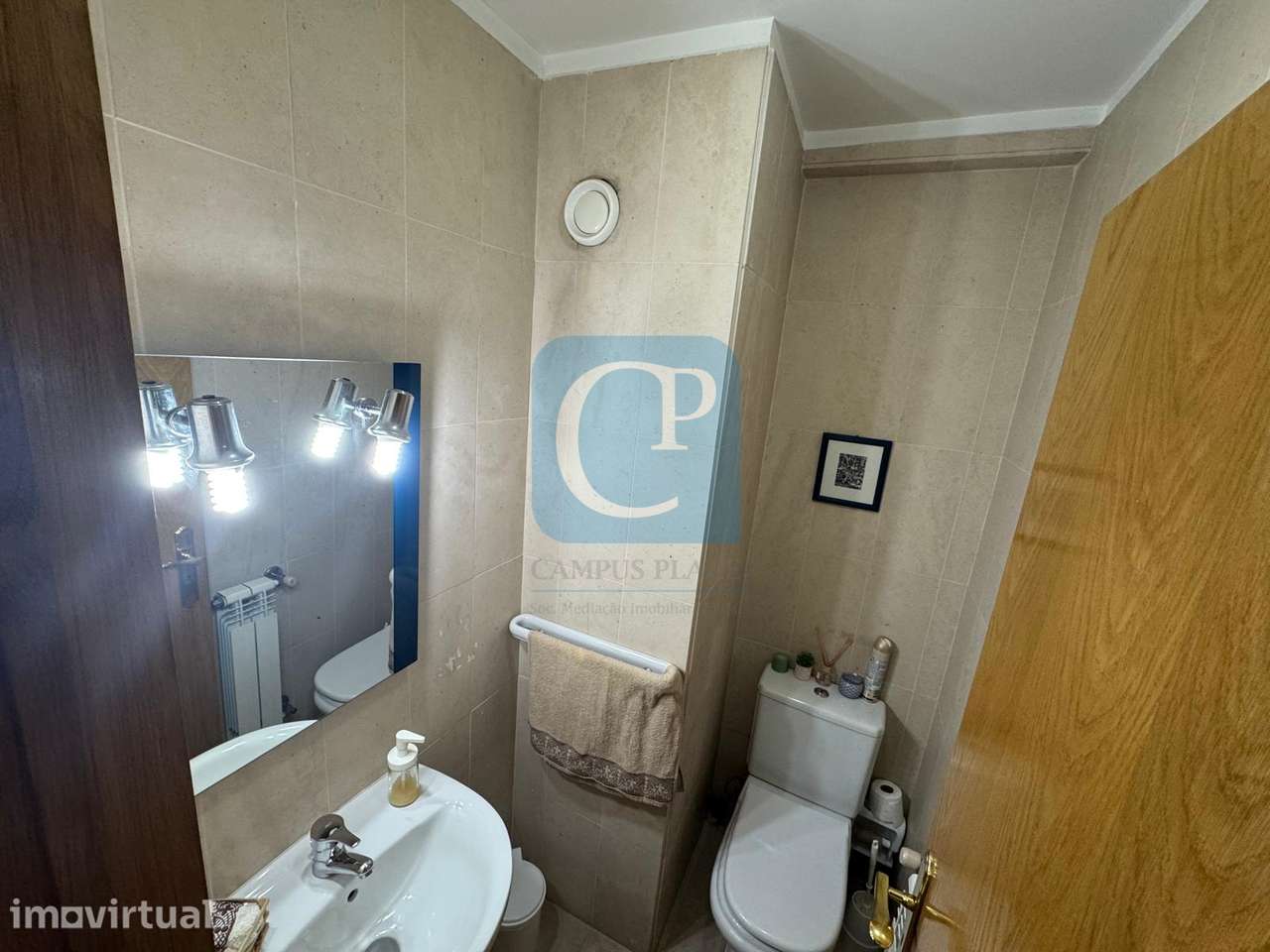Apartamento T2, mobilado e equipado, ao Hospital S. João - Grande imagem: 3/10