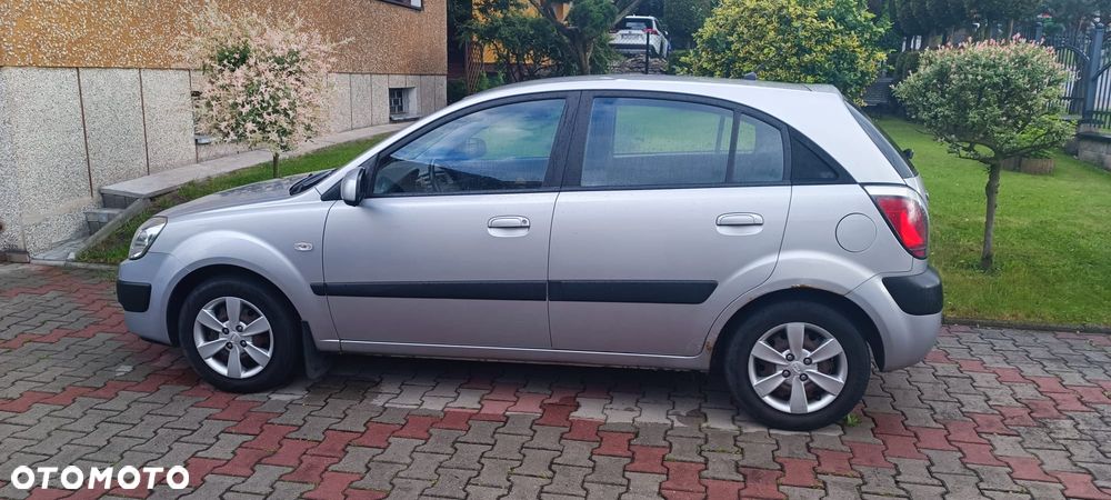 Kia Rio - 3