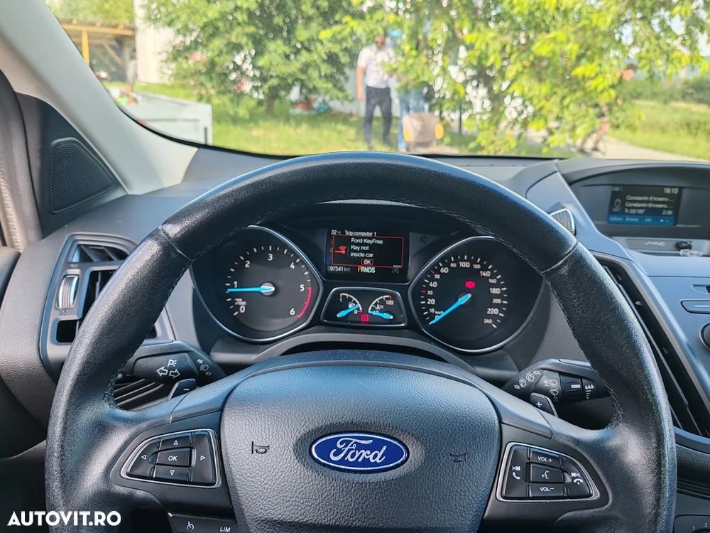 Ford Kuga 2.0 TDCi Powershift 4WD Titanium - 5