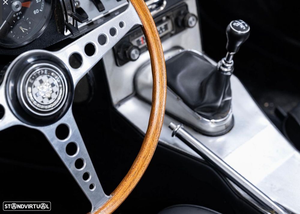 Jaguar E-Type - 13