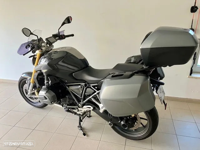 BMW R 1200 R LC - 16