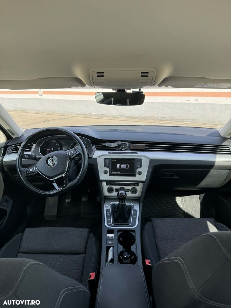 Volkswagen Passat 2.0 TDI Comfortline - 8