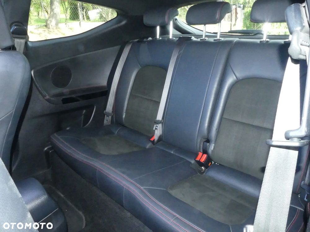 Kia Ceed - 32
