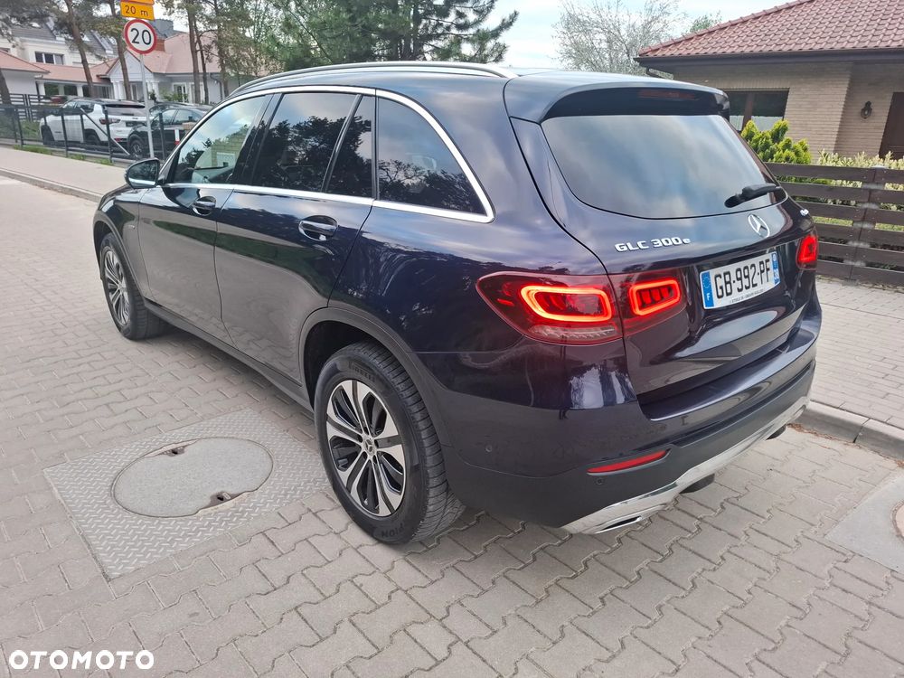 Mercedes-Benz GLC 300 e 4-Matic - 3
