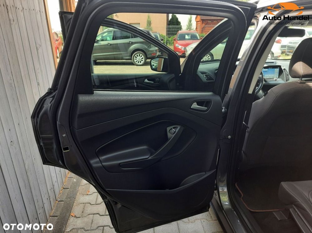 Ford Kuga 1.5 EcoBoost 2x4 Titanium - 39